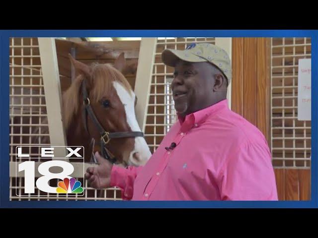 Lexington tour guide puts special touch on 'Unique Horse Farm Tours'