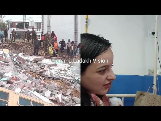 House collapsed in #Jammu, #BJP MLA #ShagunParihar reached #GMC to check 3 injured