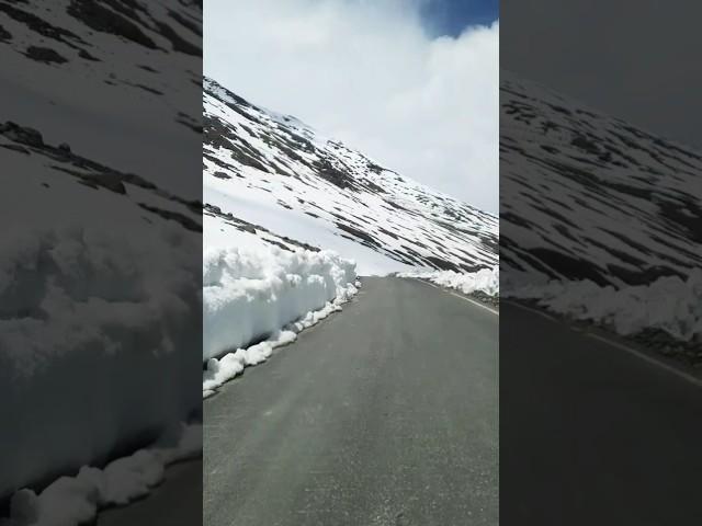 Shinkula top #ladakhroadtrip #mountains #roadtrip #travel #mv #sutapa