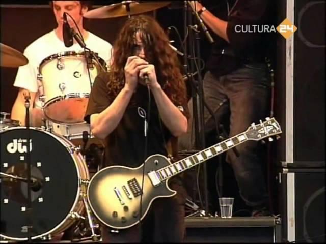 (HD) Soundgarden - Slaves and Bulldozers [1992 LiVE TV]