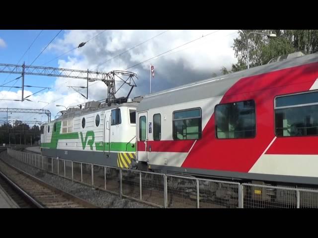 Finnish Sr1 electric locomotive with reserve set train in traffic!