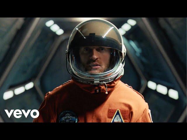 FINNEAS - 2001 (Official Music Video)