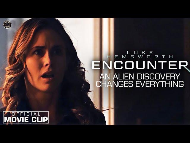 ENCOUNTER | Movie Clip: Anna Hutchison learns the power of an alien