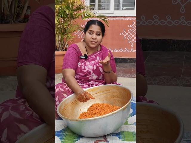 నోరూరించే ఆవకాయ పచ్చడి #andhrapickle #food #vantashala #mangopickle #trending #summerpickles