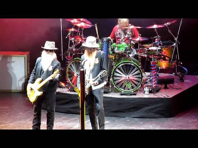 ZZ Top "Cheap Sunglasses" Live in Moscow