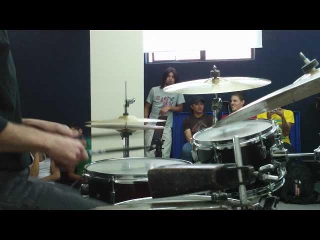 Mark Walker Drum Clinic Solo in Quito, Ecuador.mov