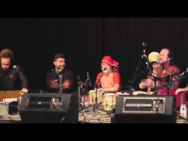 Amazing English Qawwali Party Singing @ USA Man Kunto Maula by (Fanna-Fi-Allah Sufi Qawwali Party)