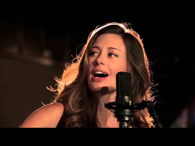 Lera Lynn - "Standing on the Moon" // The Bluegrass Situation