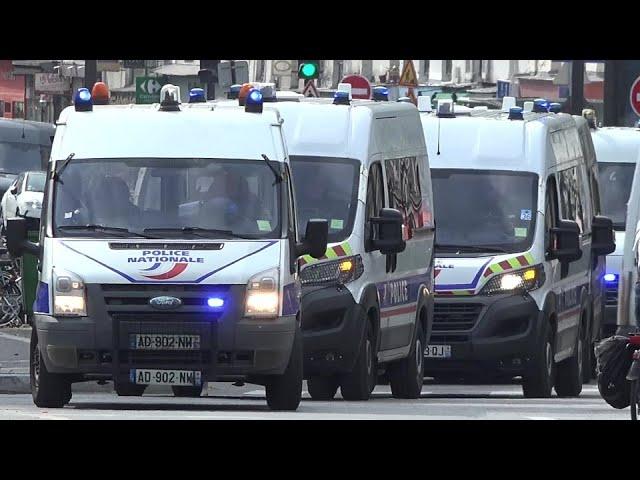 PARIS - 1er Mai 2024 - Forces de l'Ordre et Services de Secours - 3/5