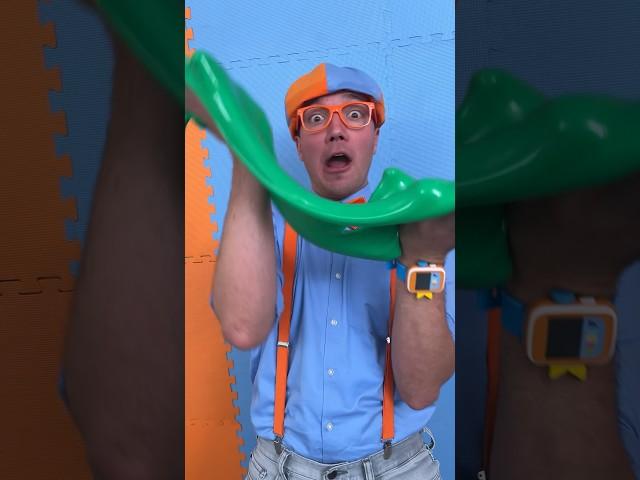 MAGIC COLOR CHANGING SLIME🟣🟢! Blippi's Slime Experiments! #blippi #shorts
