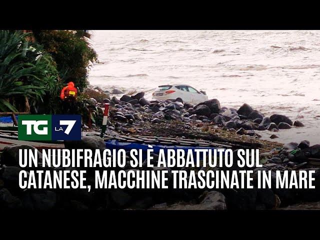 Un nubifragio si è abbattuto sul catanese, macchine trascinate in mare