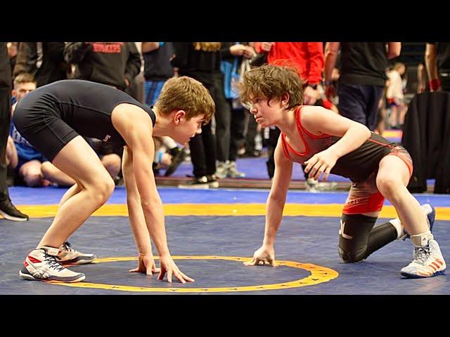 U13 Colton Strange (USA) vs Ömer Üney (GER) 38kg. Freestyle boys youth wrestling. B-cam-man