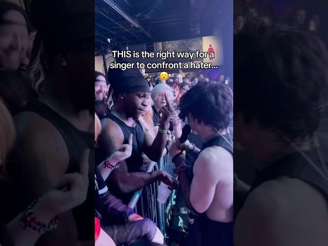 Singer CONFRONTS hater in the most SAVAGE way  you agree? #livemusic #concert #emo #rockmusic