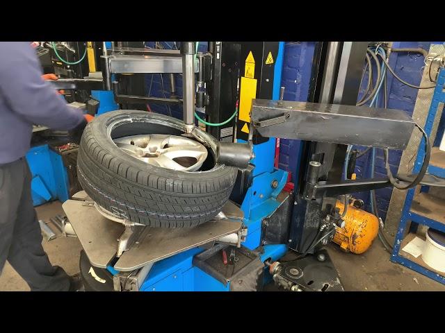 Tyre changer for sale Hofmann 703xl