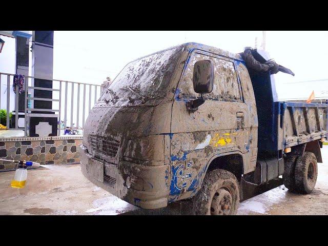 Disaster cleanup, cleaning super dirty truck with high pressure washer