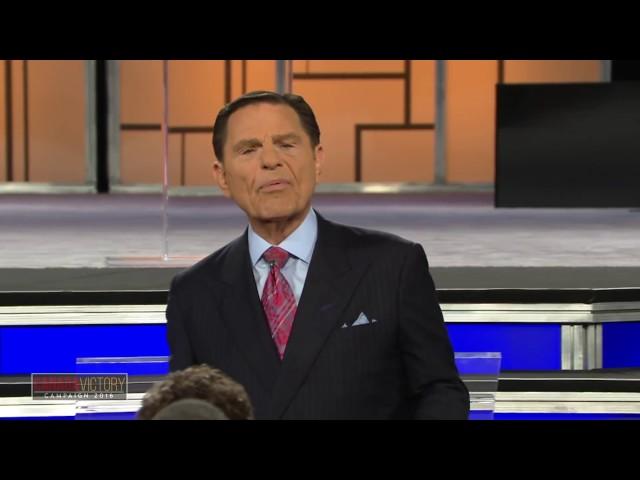 Kenneth Copeland becomes Demon Possessed on stage.