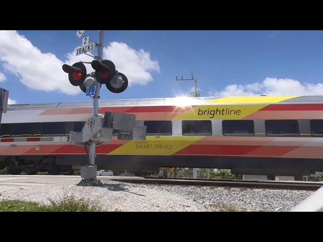 Brightline With A Hybrid K5LA Horn? Passenger Trains From West Palm To Boynton 5-10-22