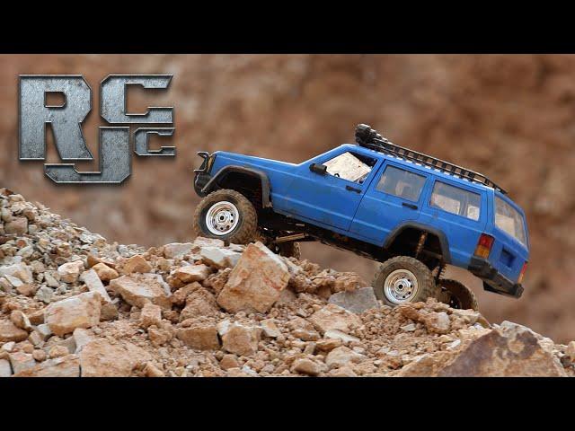 Land Rover RC Adventure 1/12 Scale MN78 Defender Wade on the roughest rocks | RCJC