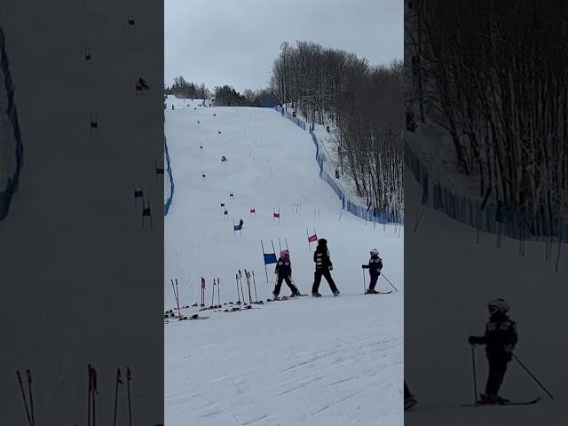 Maxime Chouinard exécute une incroyable descente en GS Part 2