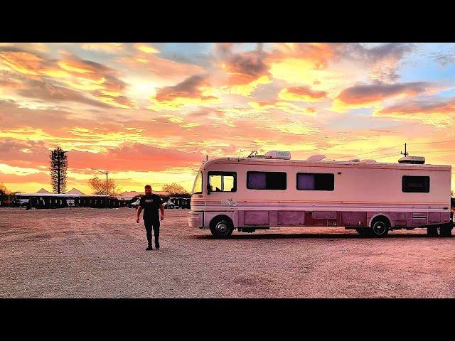 Aussie drives 4 days across USA in 90's motorhome