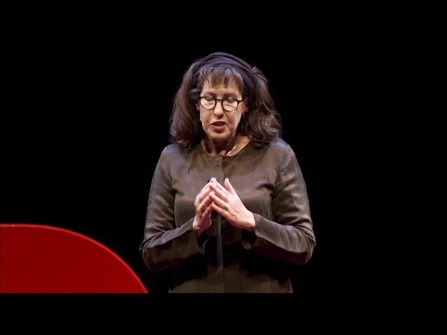 Travel Photography: Do it Alone, but Not by Yourself | Susan Seubert | TEDxEHC