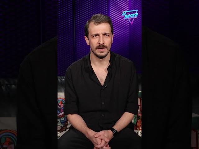 Kızılcık Şerbeti'nin Mustafa'sı Emrah Altıntoprak @bibaskaa 'da: Setin en komiği Ceren Karakoç