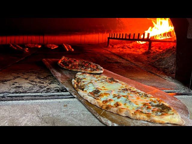 A Turkish Pizza (Pida) is not to be missed in Istanbul! | Turkish Street Food