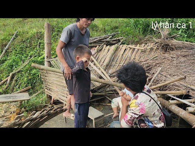 The bamboo house of two orphan brothers rotted and collapsed due to a passing storm | Lý Hân Ca