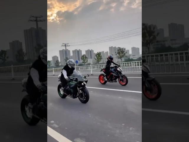 Ninja H2R vs KTM Duke Drag Race#shorts#trending#ninja#ninja2r#h2r#ktmduke#race@ManojDey#rider#top