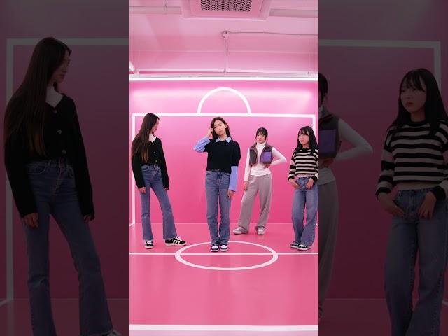 E중에 I가 한 명.. 비타민의 flash light challengeㅋㅋㅋㅋㅋ #shorts ｜클레버TV