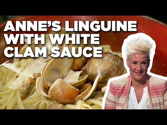 Anne Burrell's Linguine with White Clam Sauce | Secrets of a Restaurant Chef | Food Network