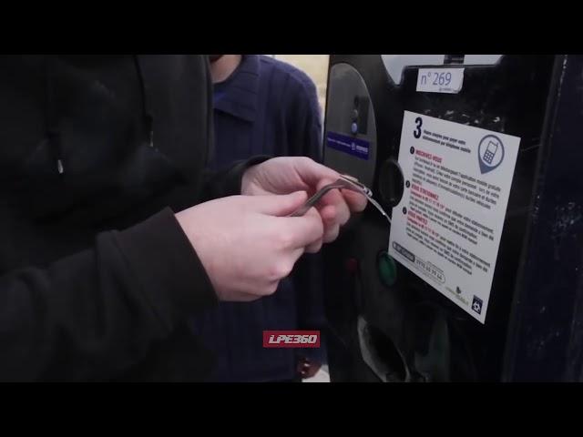 Man Hacks Parking Meter, Gets Money