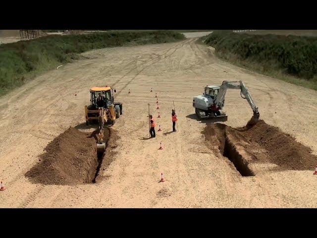 JCB backhoe-loader VS excavator