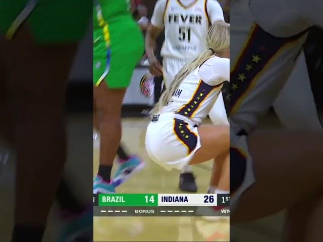 Great Ball Movement Leads to Sophie Cunningham Four-Point Play vs. Brazil National Team 