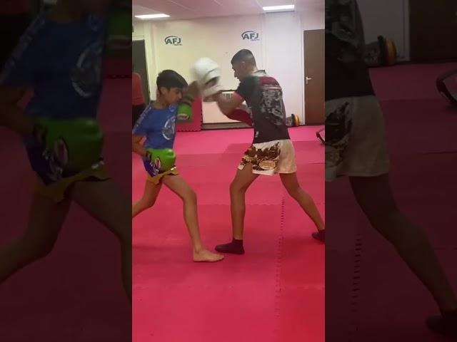 Hamza hitting pads with Mohammed Faizan