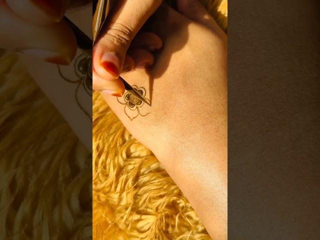 Short tutorial | Mehendi | New design | #mehndi #mehndidesign #viralshort #bridalmehndi #algorithm