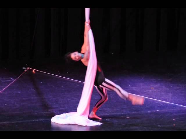 Equilbria Aerial Art Show 2014: Maia Adams on silks