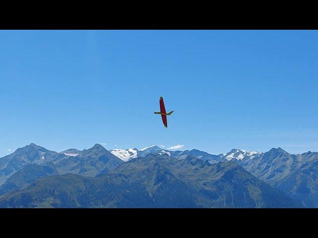 Schweissgut Puma Nurflügel Hangflug auf der Resterhöhe mit Baumlandung.