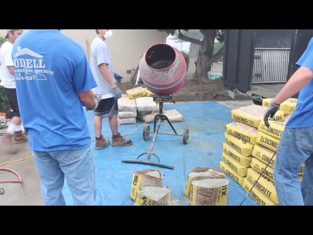 How to mix concrete in a mixer