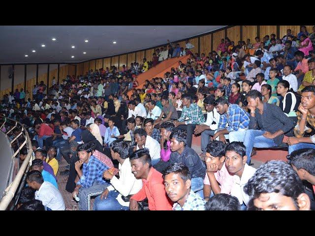 Nandha Kattimani with College Students.