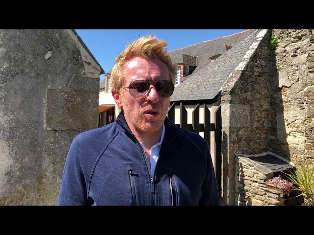 Jérôme Pitorin (Echappées Belles) en tournage à Saint-Malo