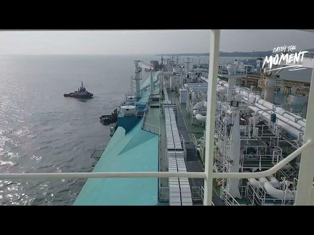 Piloting Liquefied Natural Gas Carrier (LNGC) #malaysia #video #career