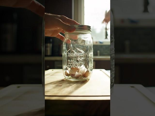 Easiest Way to Peel Garlic! (Mind Blown!) 勞