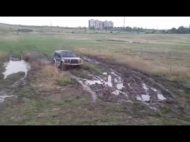 Mitsubishi Pajero off road, Mud, Flood