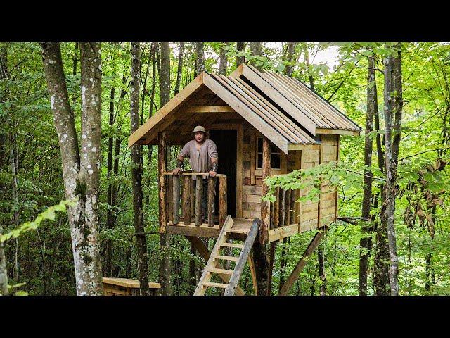 Solo Building a Beautiful TREEHOUSE in the Forest | BUSHCRAFT