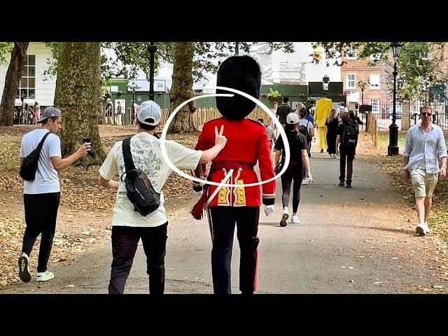 IDIOT YOUTHS DISRESPECT KING'S GUARD FORCING HIM TO USE EMERGENCY GATE