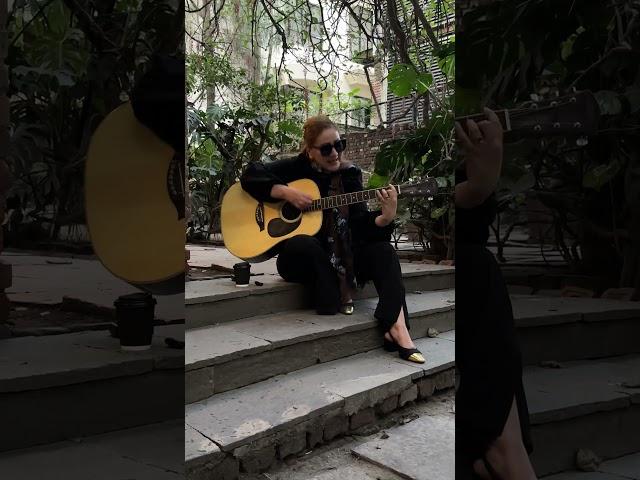 A quick tutorial on the basic chords so you can play along! Stay tuned for the full song drop!