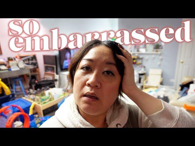 A chaotic home tour...I can't believe I'm showing you this! | Vlogmas 10 - Chef Julie Yoon