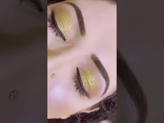 #shorts Azee Beauty saloon || soft green glitter eyeshadow #viralvideo