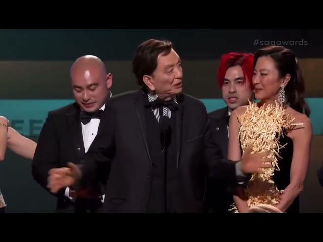 94-year-old actor #jameshong‘s speech goes viral for making #Hollywood contend with racist past